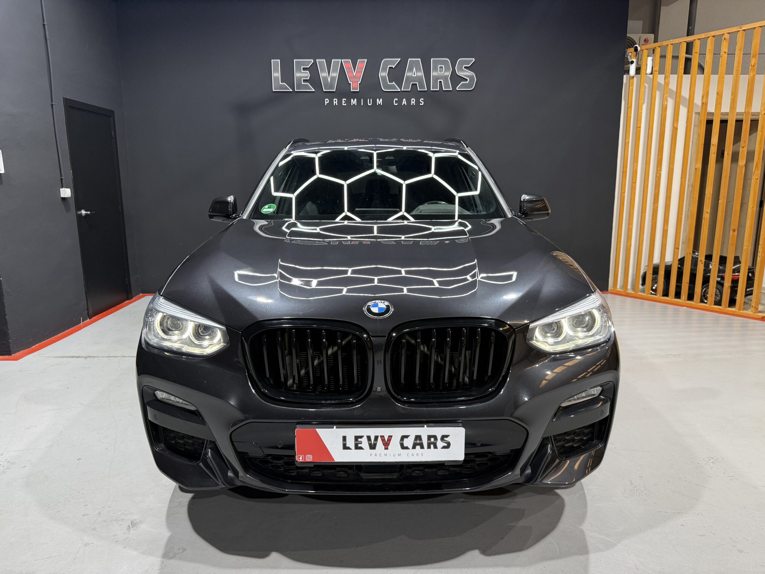 
								BMW X3 xDrive30d full									