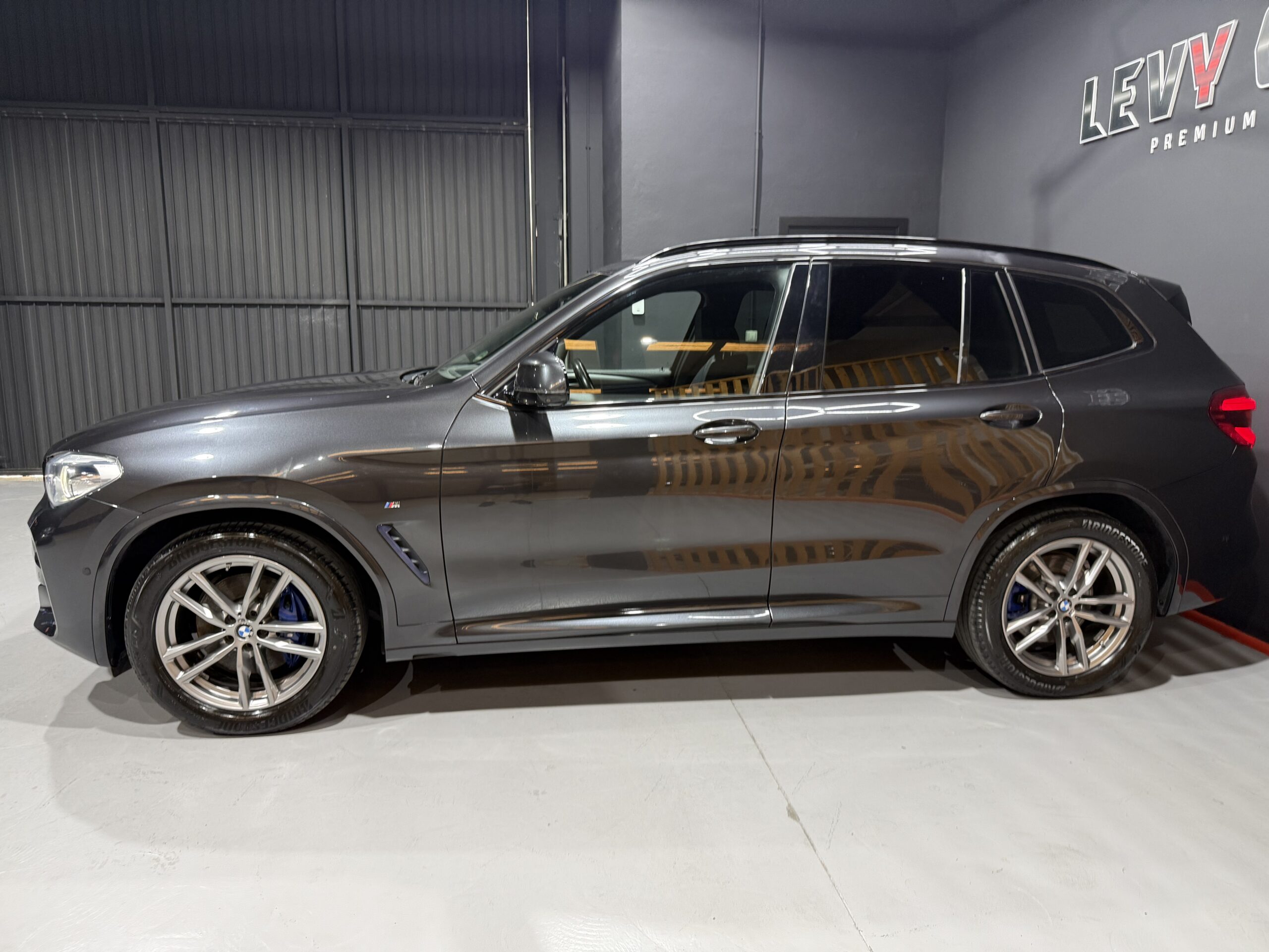 
								BMW X3 xDrive30d full									