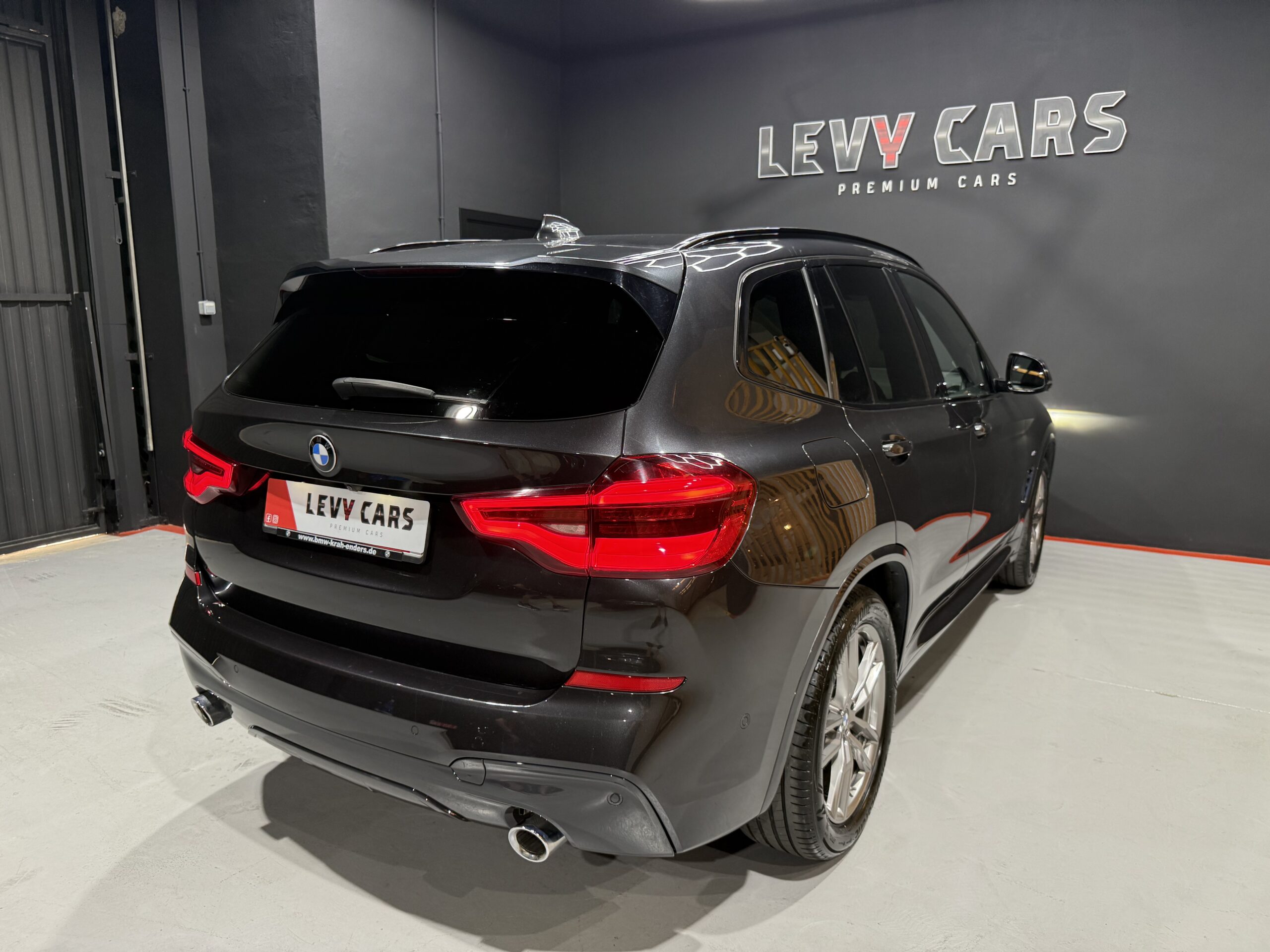 
								BMW X3 xDrive30d full									