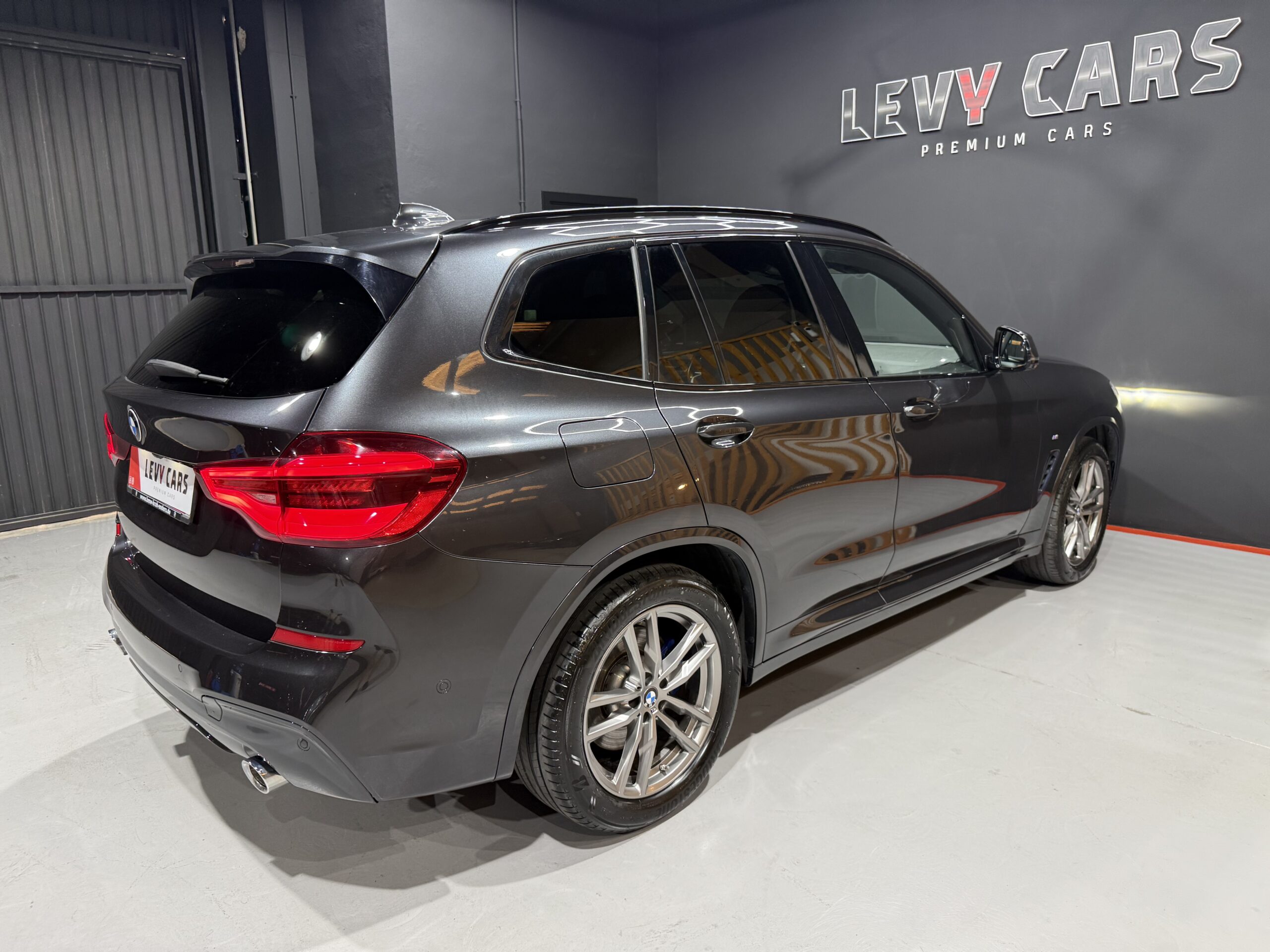 
								BMW X3 xDrive30d full									