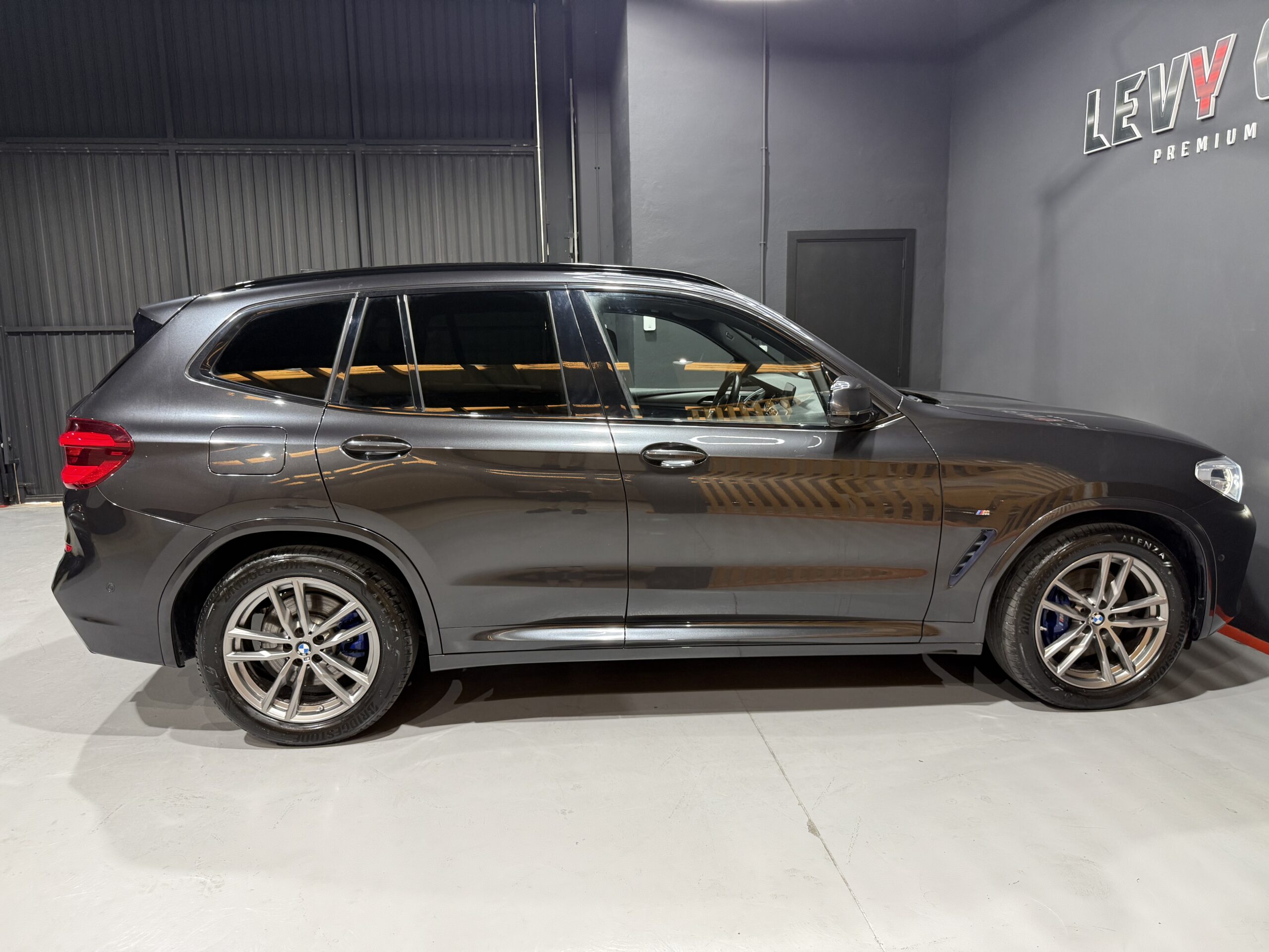
								BMW X3 xDrive30d full									