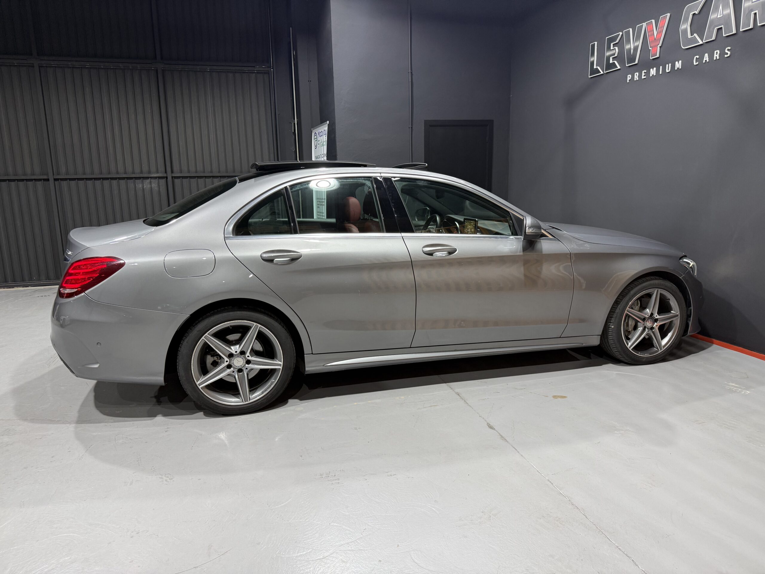 
								MERCEDES-BENZ Clase C C 220 d Sportive AMG full									