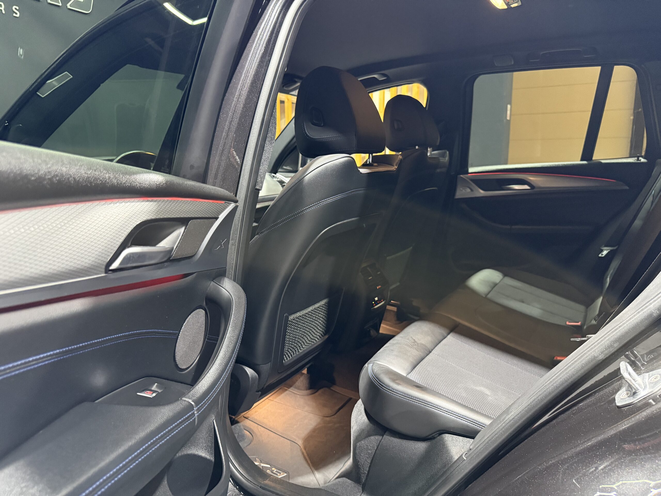 
								BMW X3 xDrive30d full									