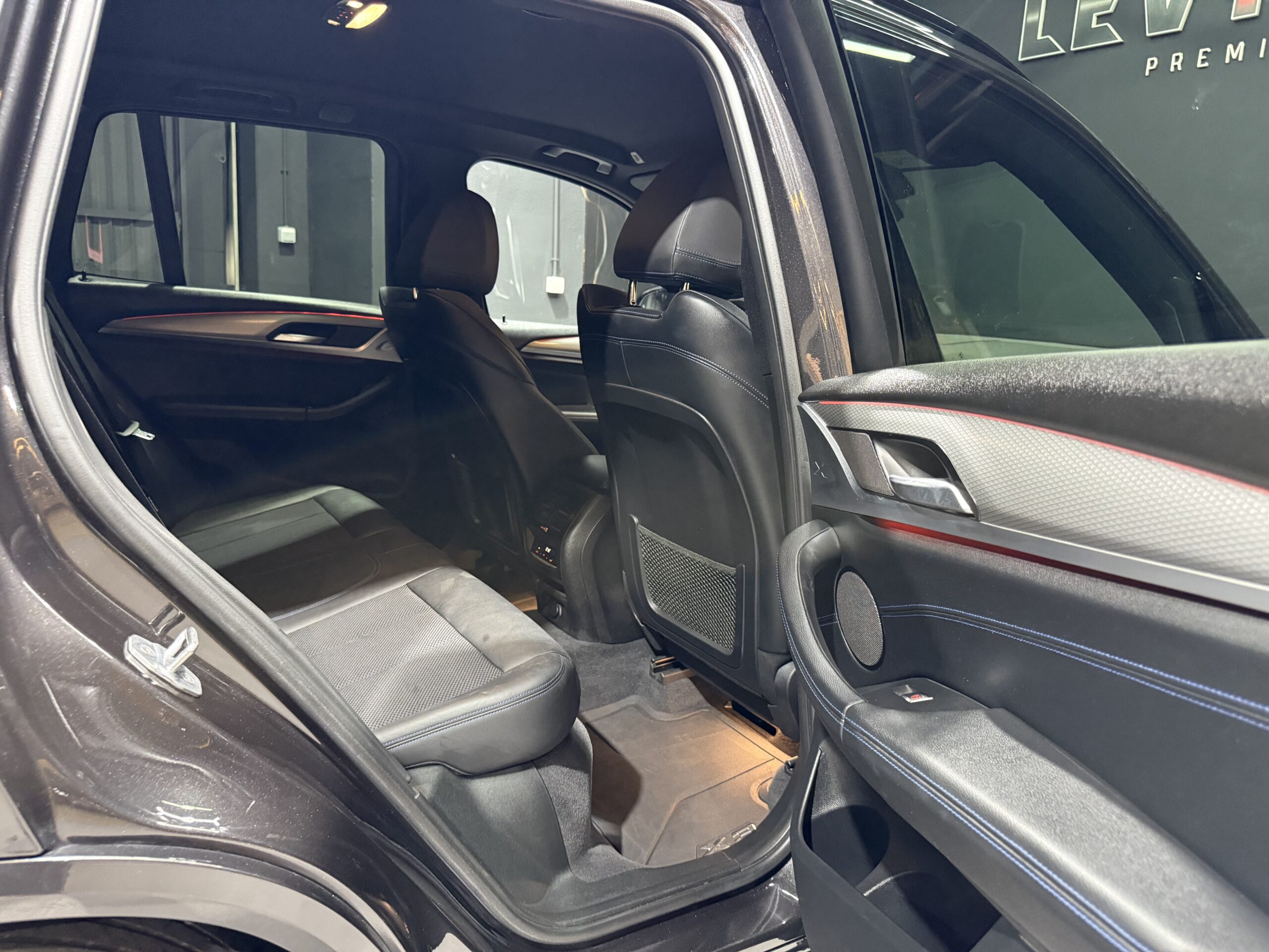 
								BMW X3 xDrive30d full									