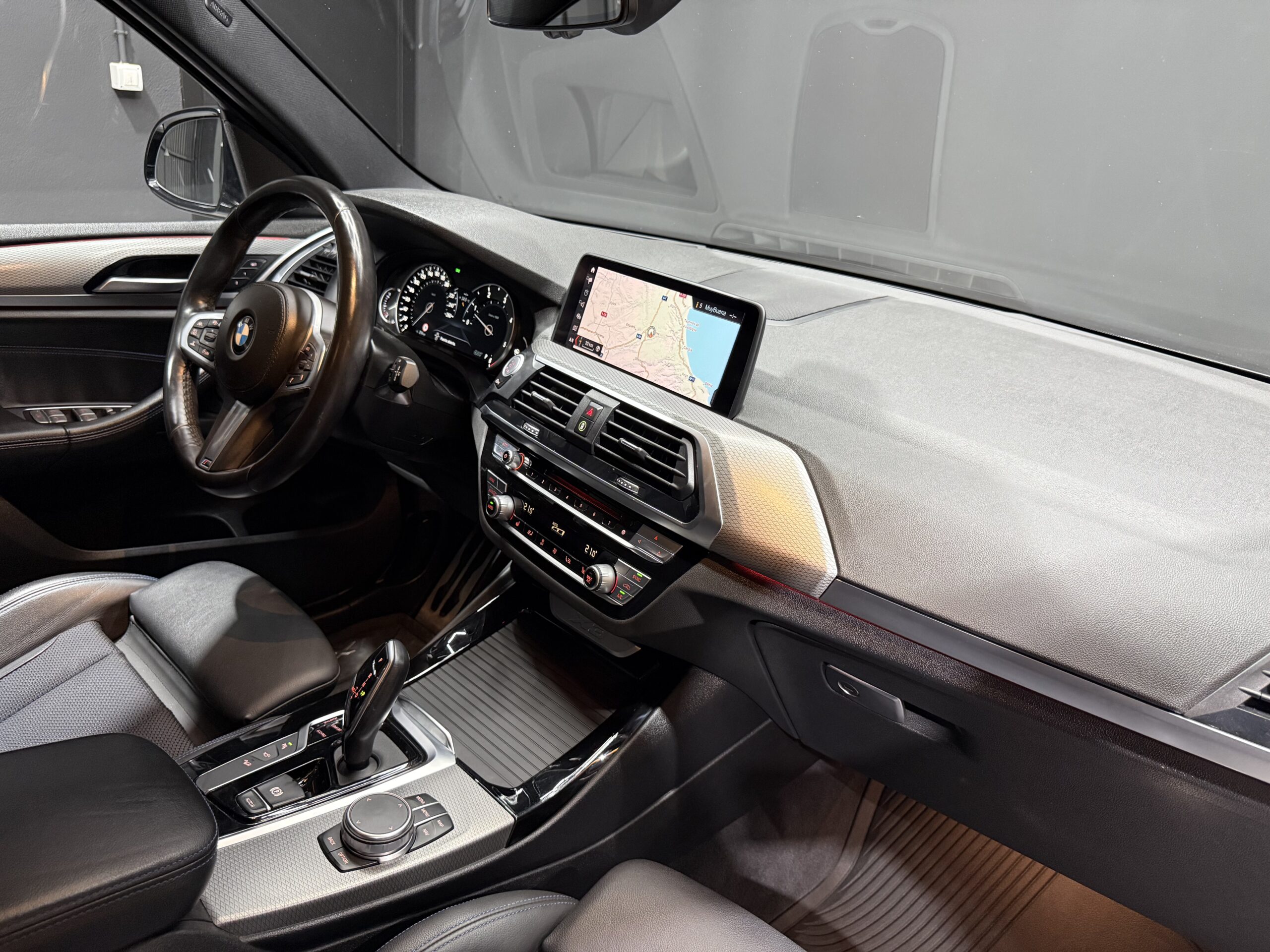 
								BMW X3 xDrive30d full									