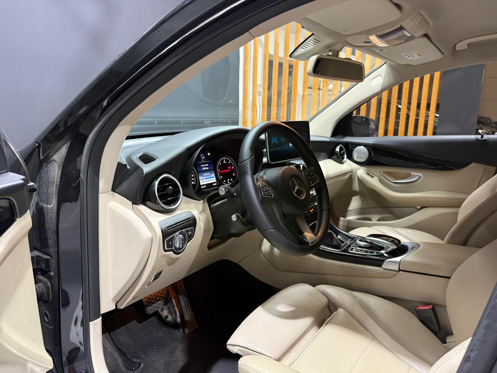 
								MERCEDES-BENZ GLC 250 d Coupé 4MATIC full									