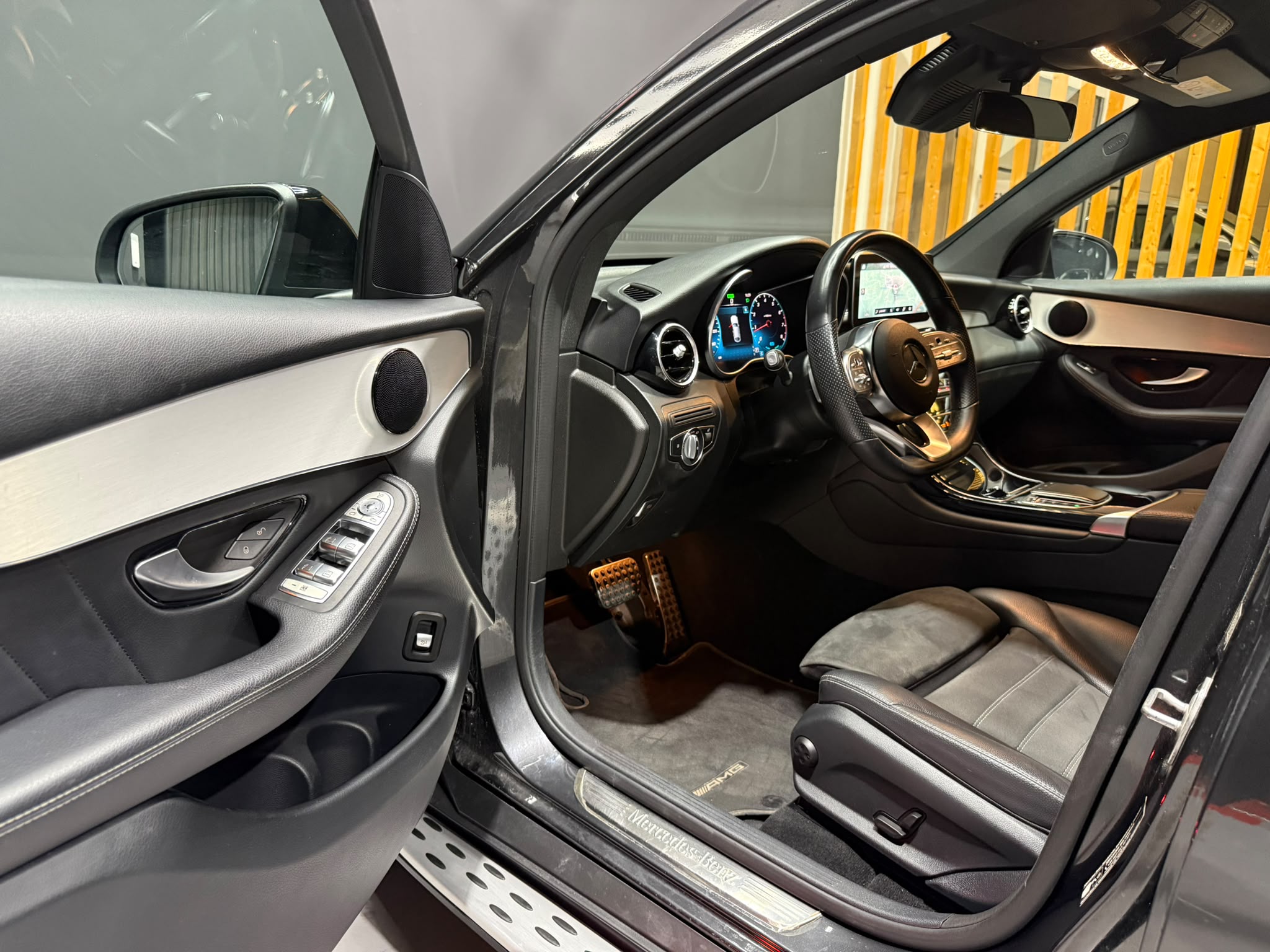 
								MERCEDES-BENZ Clase GLC COUPÉ 300 full									