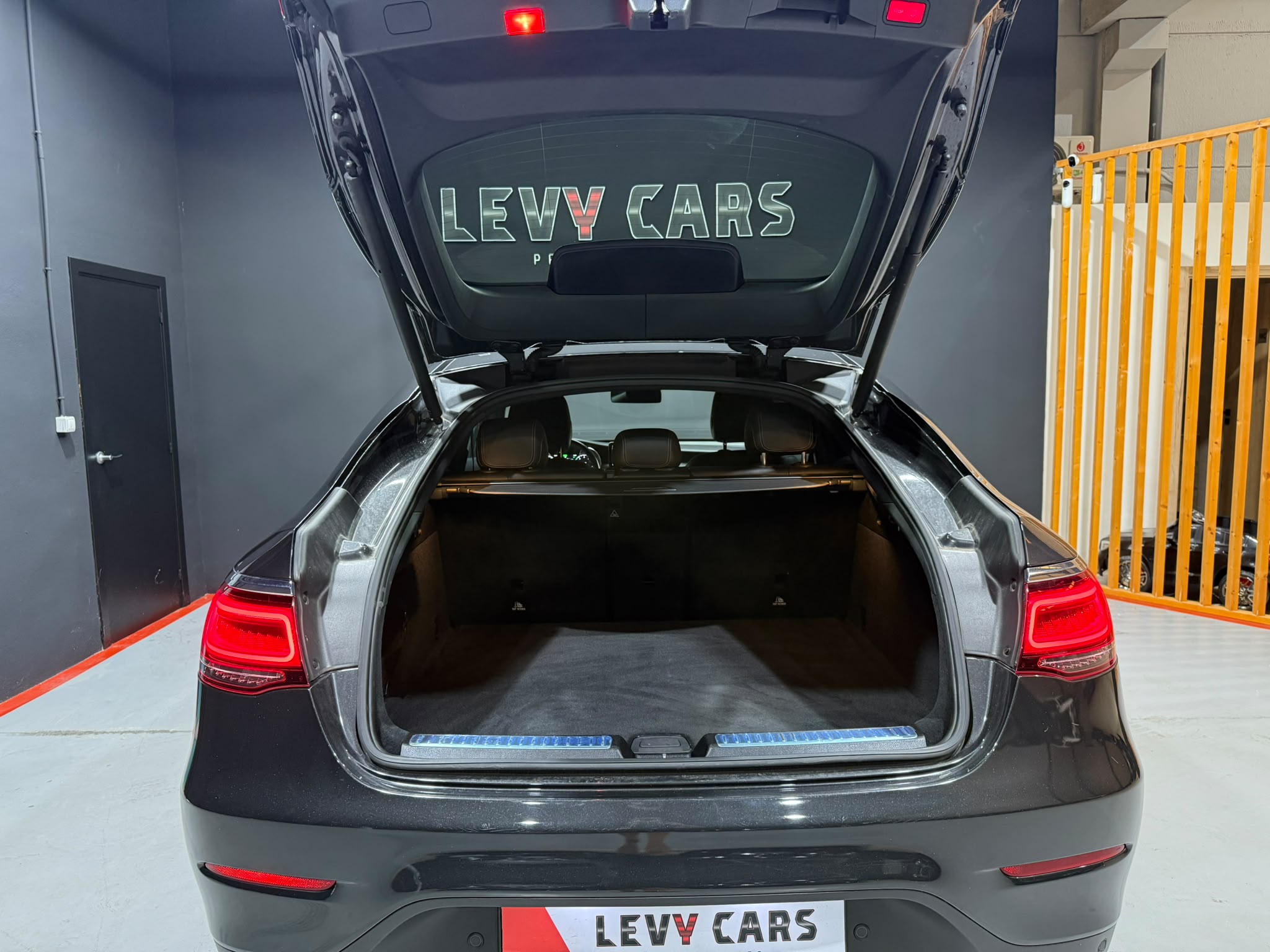 
								MERCEDES-BENZ Clase GLC COUPÉ 300 full									
