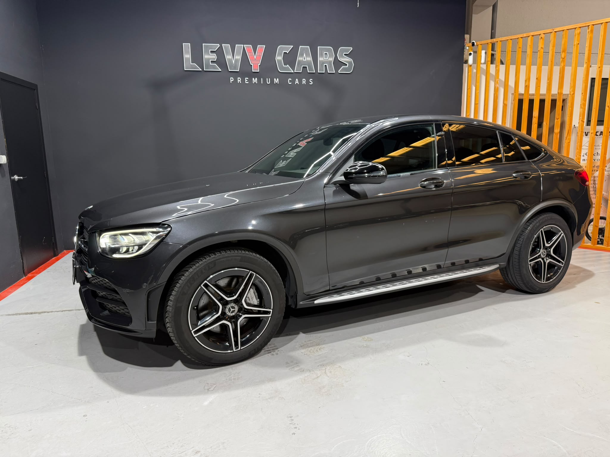 
								MERCEDES-BENZ Clase GLC COUPÉ 300 full									