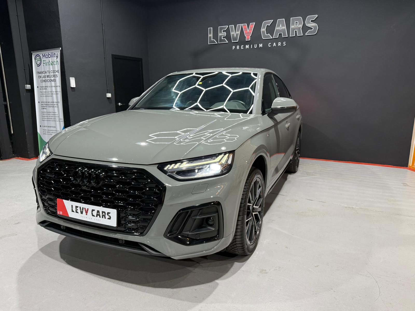
								AUDI Q5 SPORTBACK 40 TDI full									
