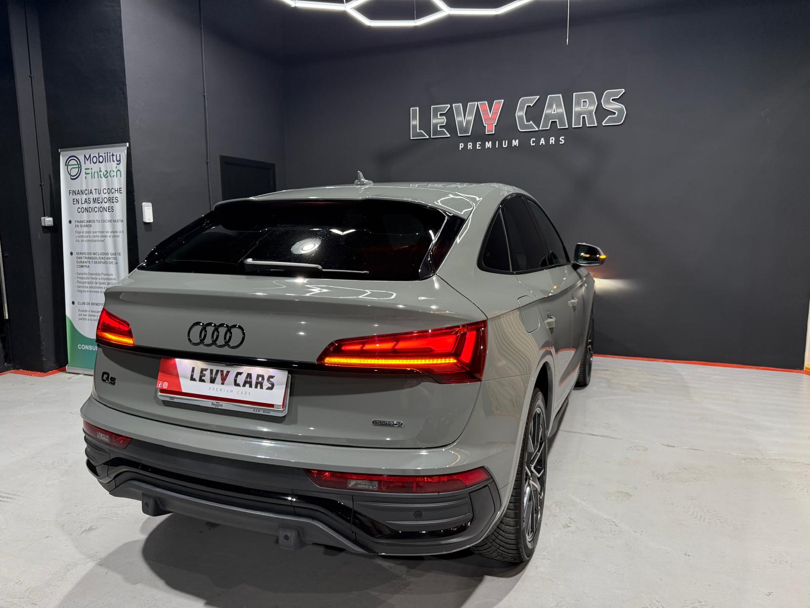 
								AUDI Q5 SPORTBACK 40 TDI full									