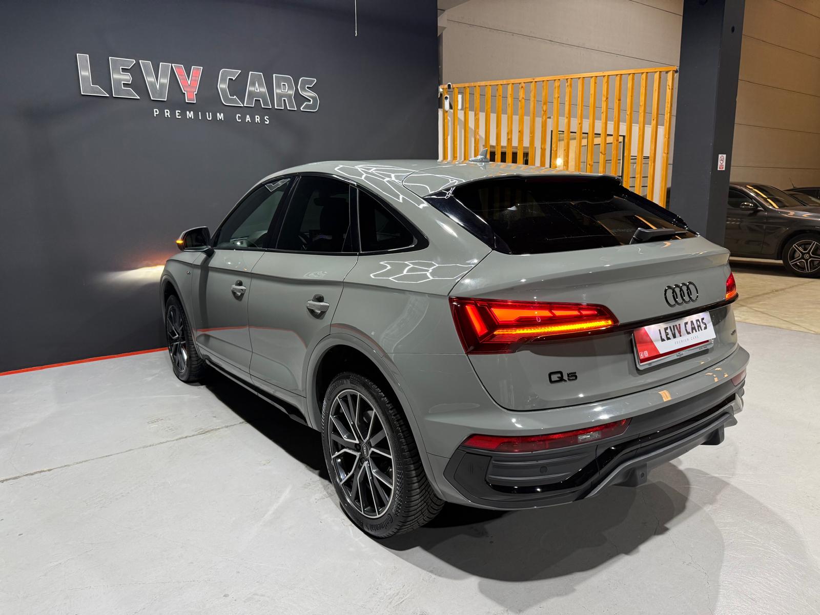 
								AUDI Q5 SPORTBACK 40 TDI full									