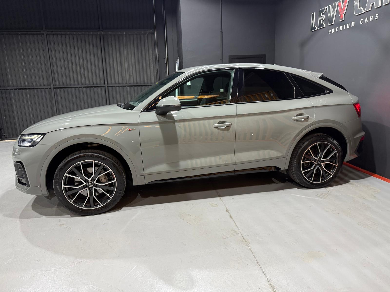 
								AUDI Q5 SPORTBACK 40 TDI full									
