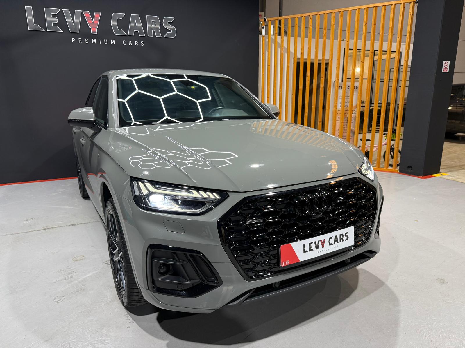 
								AUDI Q5 SPORTBACK 40 TDI full									