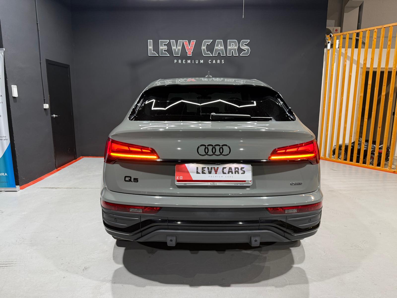 
								AUDI Q5 SPORTBACK 40 TDI full									