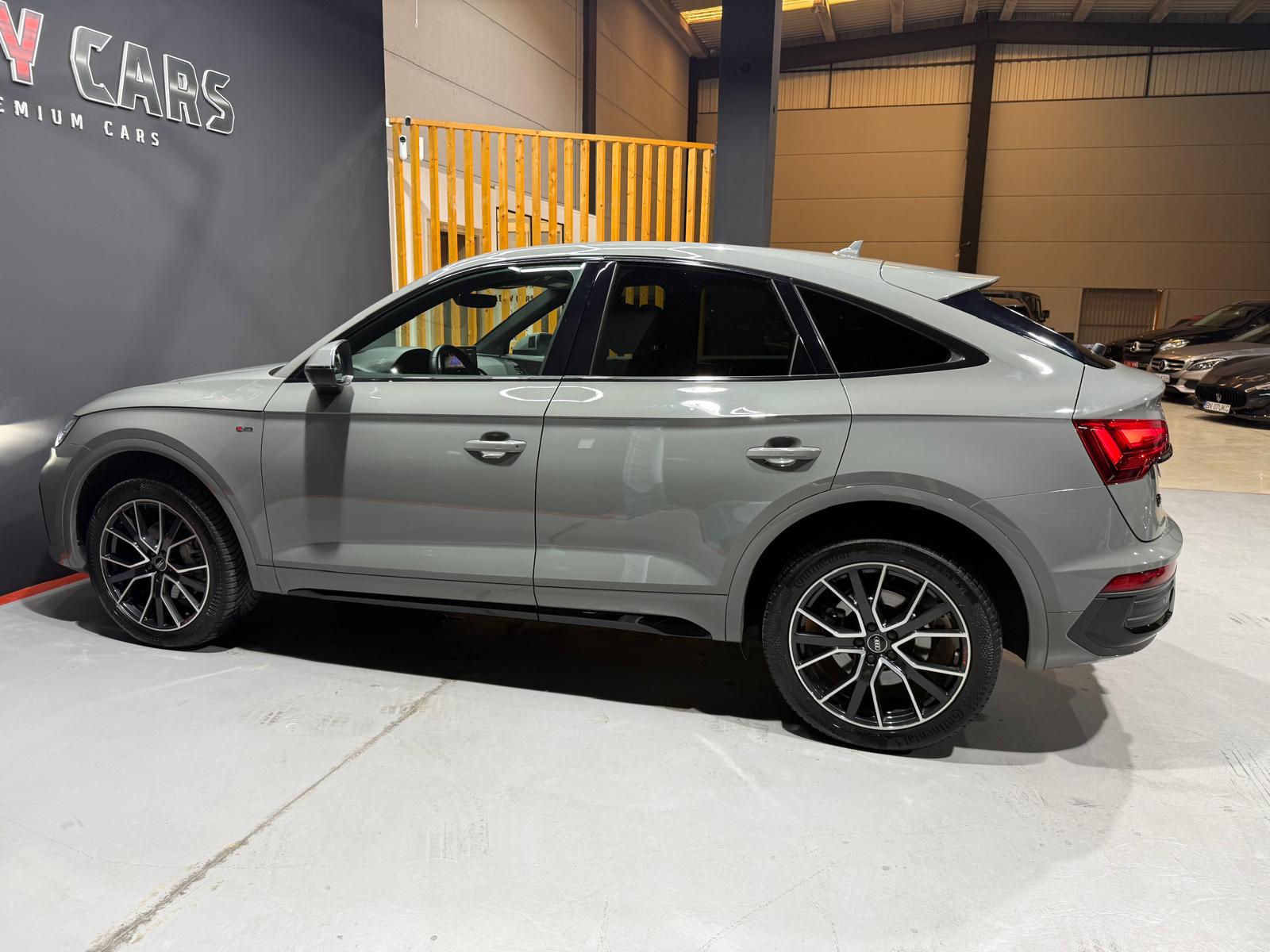
								AUDI Q5 SPORTBACK 40 TDI full									