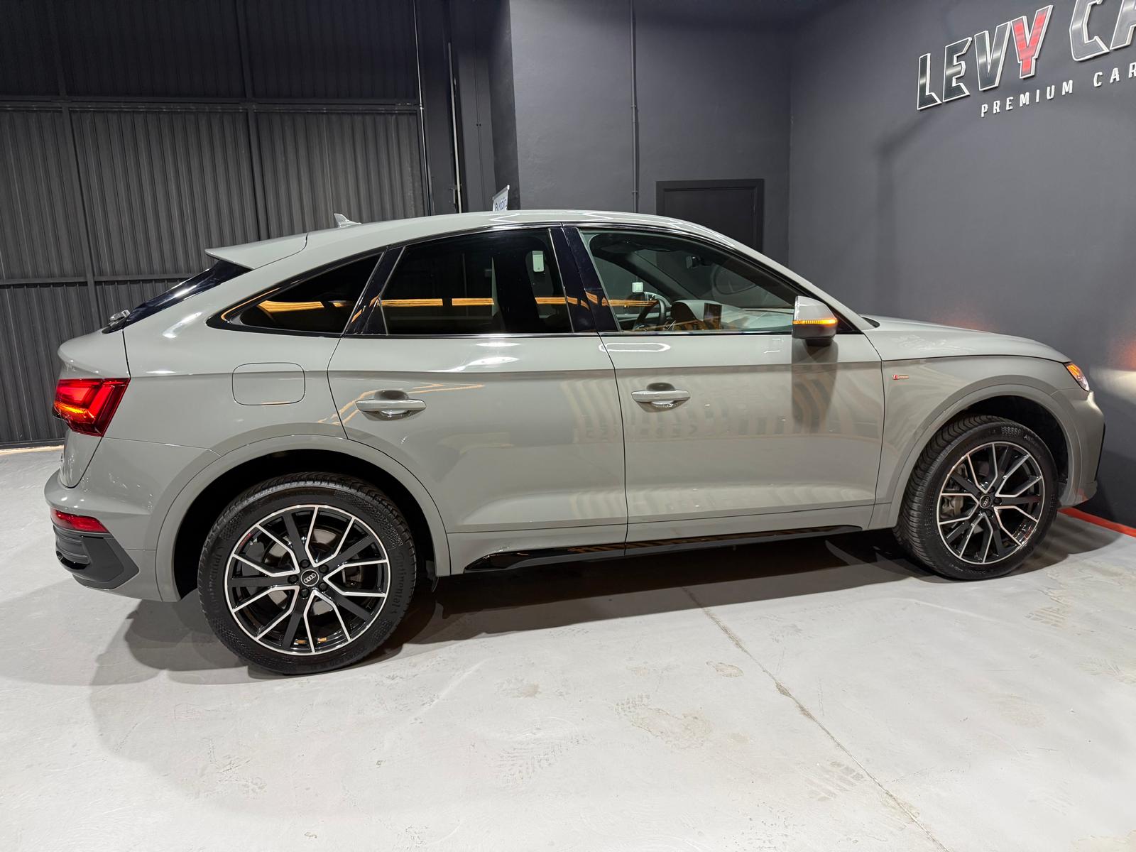 
								AUDI Q5 SPORTBACK 40 TDI full									