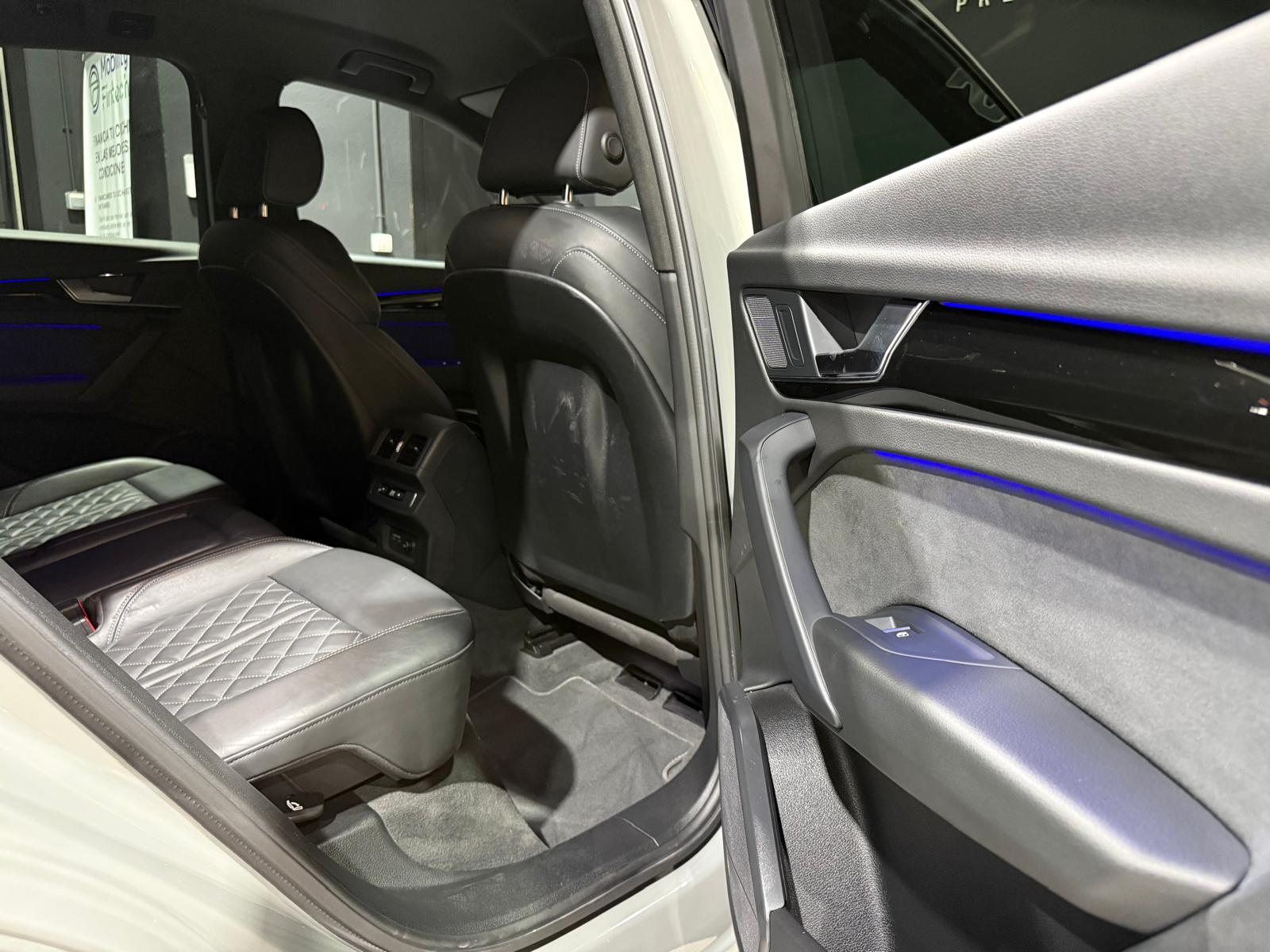 
								AUDI Q5 SPORTBACK 40 TDI full									