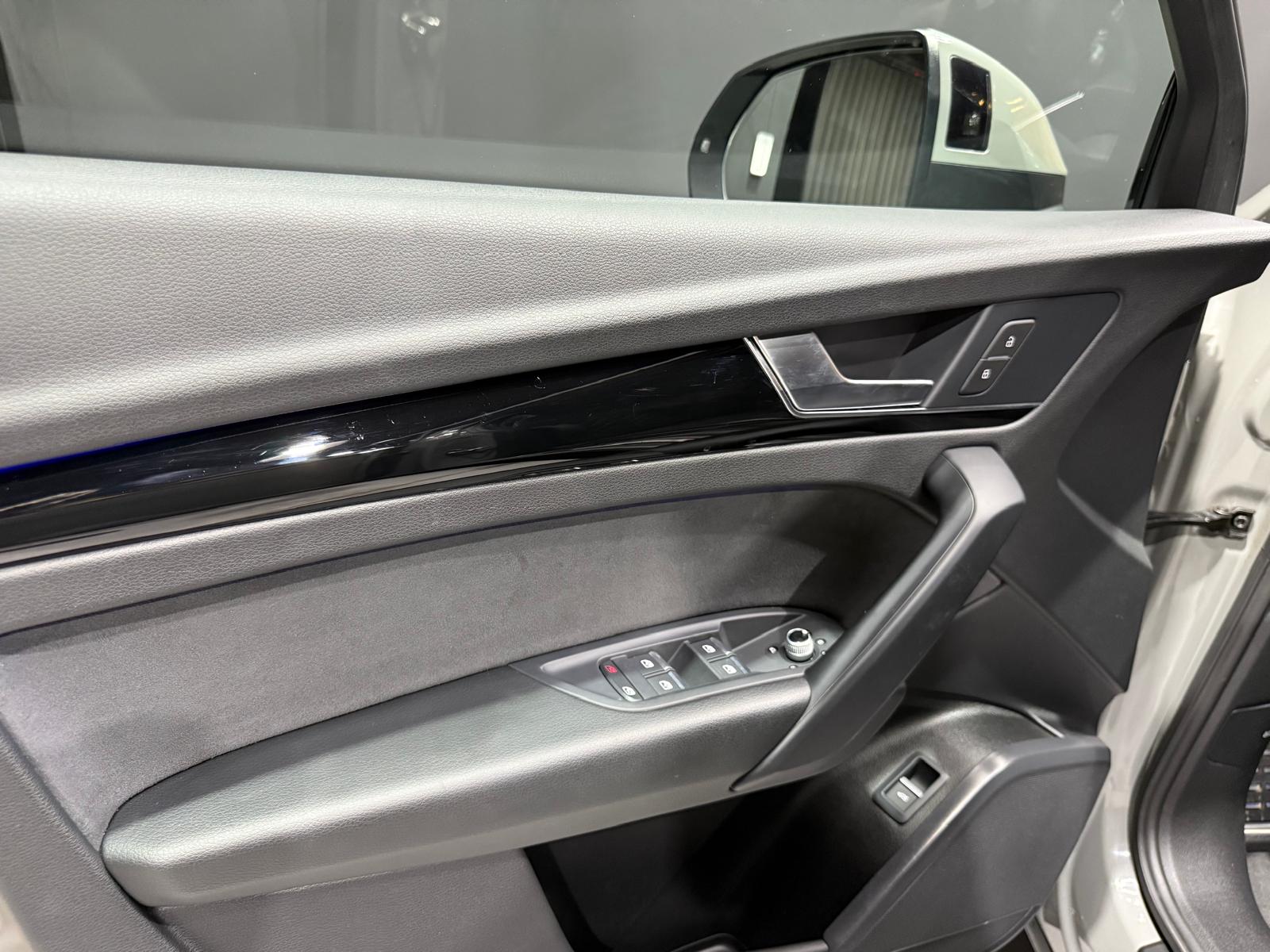 
								AUDI Q5 SPORTBACK 40 TDI full									
