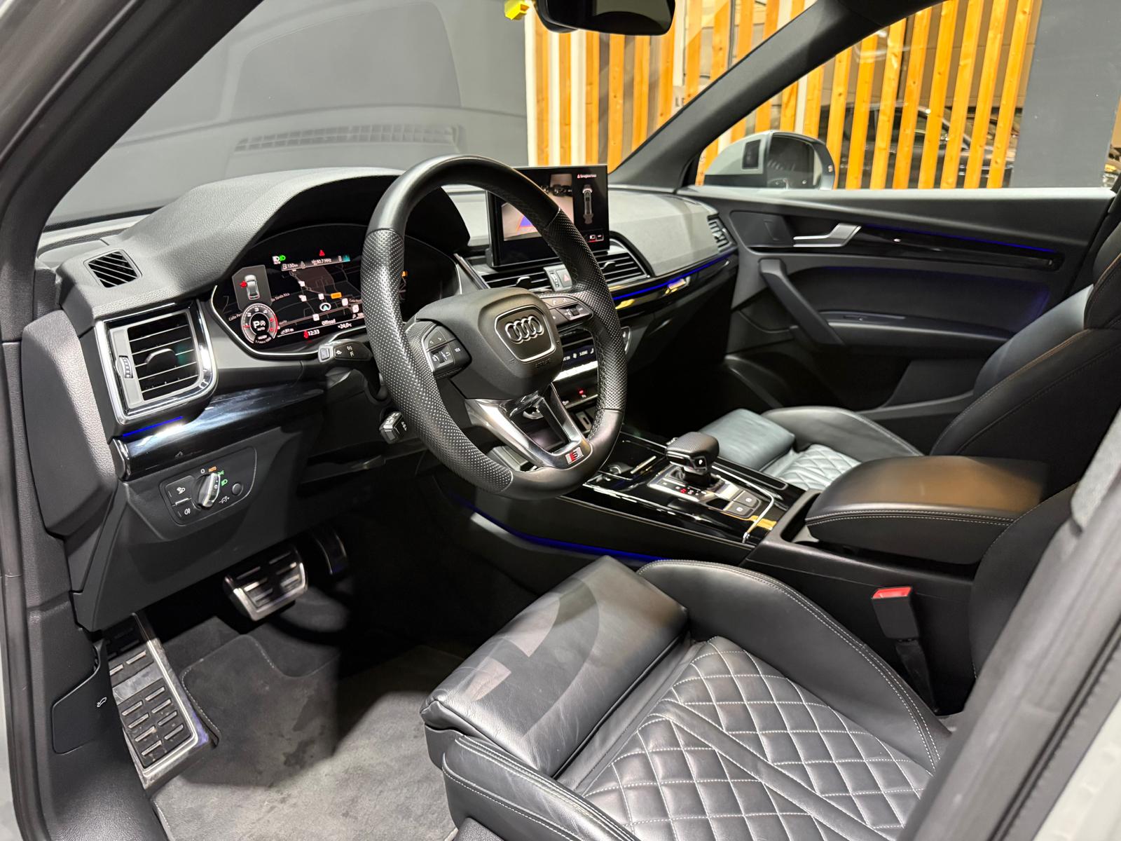 
								AUDI Q5 SPORTBACK 40 TDI full									