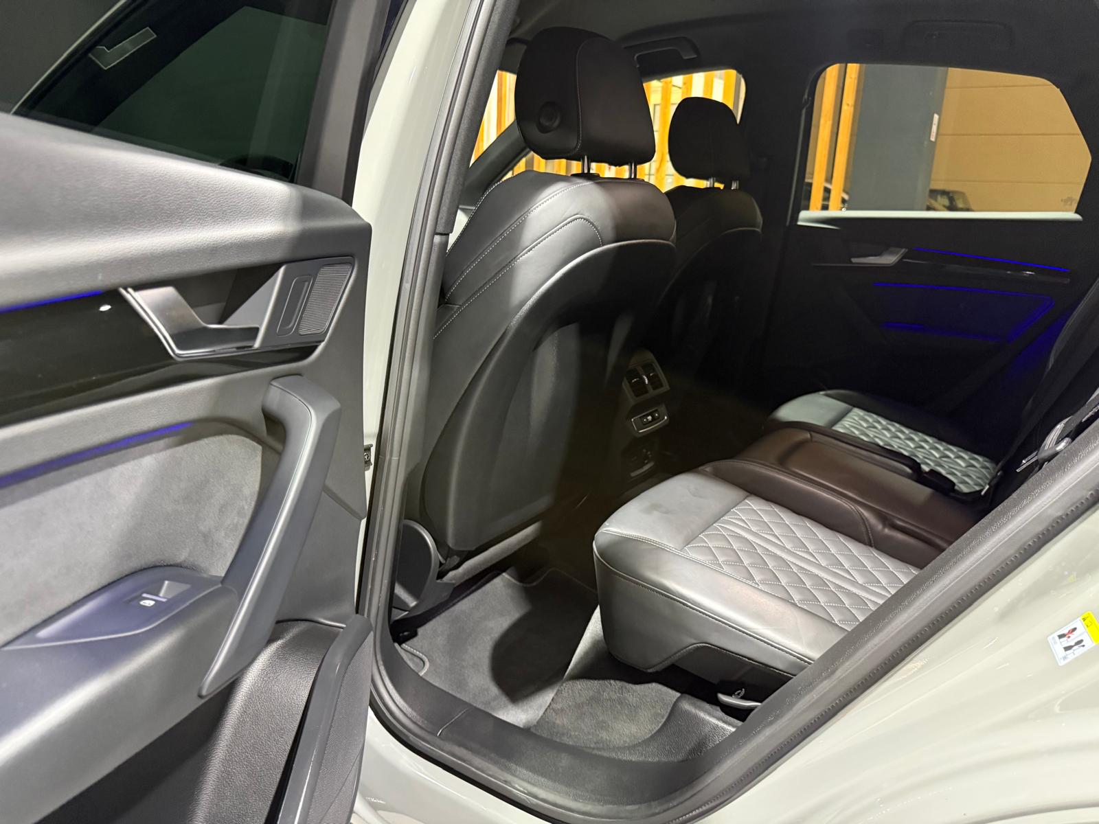 
								AUDI Q5 SPORTBACK 40 TDI full									