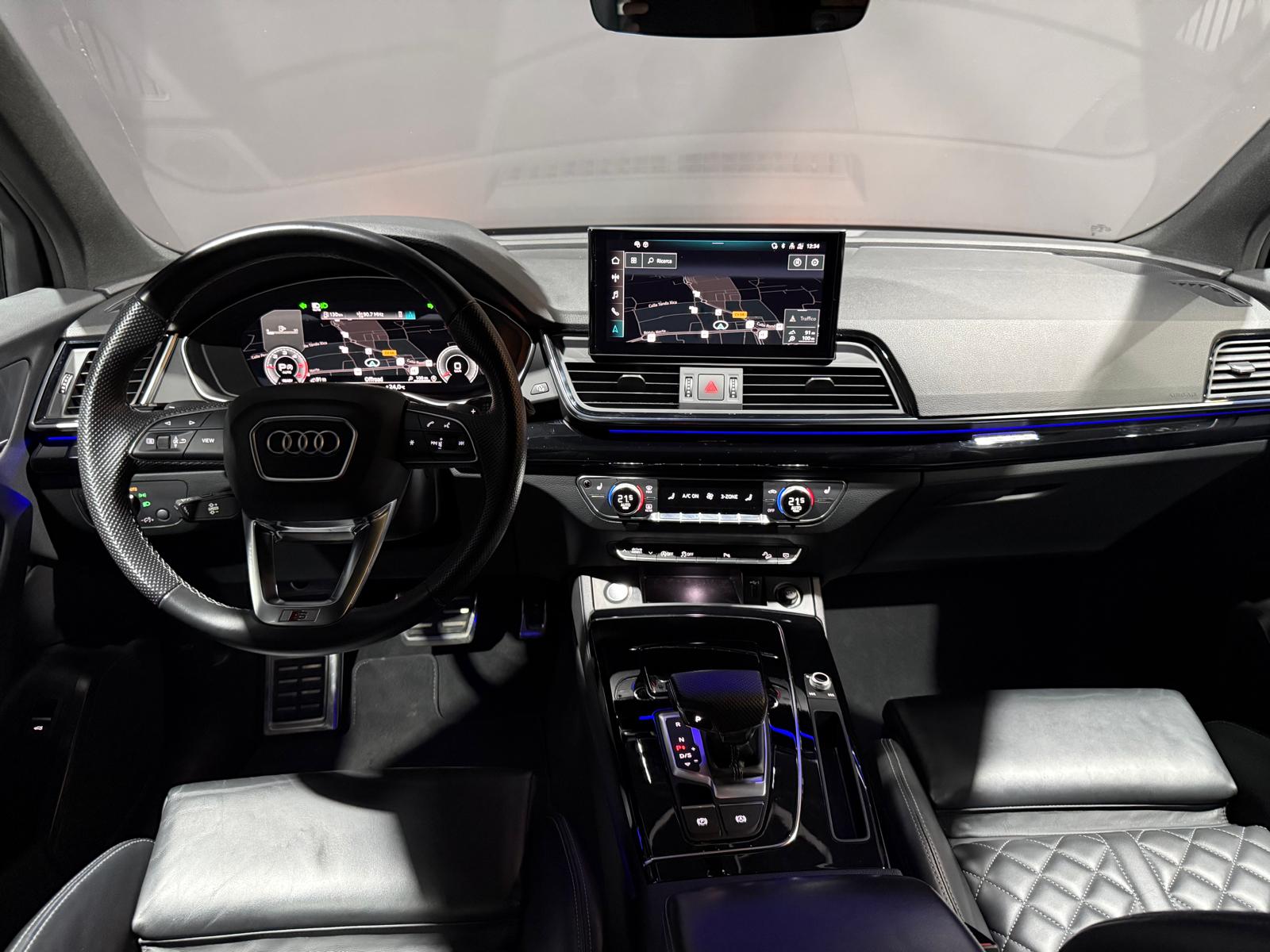 
								AUDI Q5 SPORTBACK 40 TDI full									