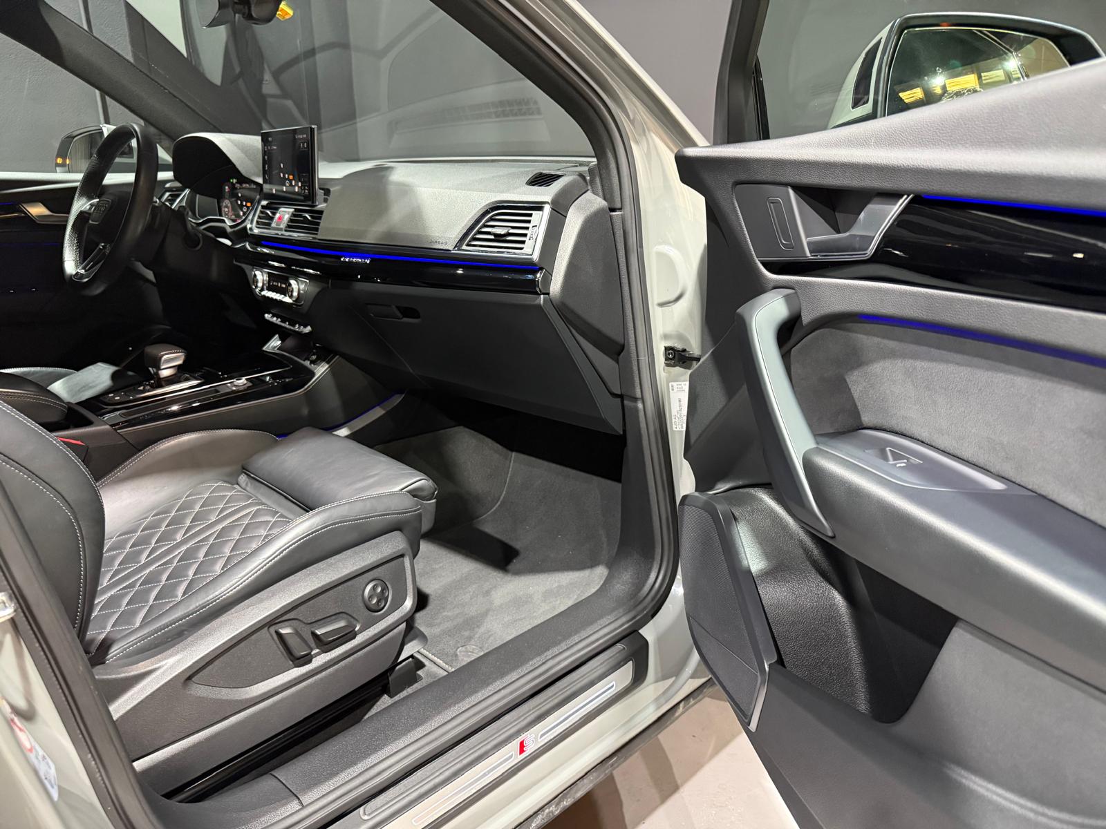 
								AUDI Q5 SPORTBACK 40 TDI full									