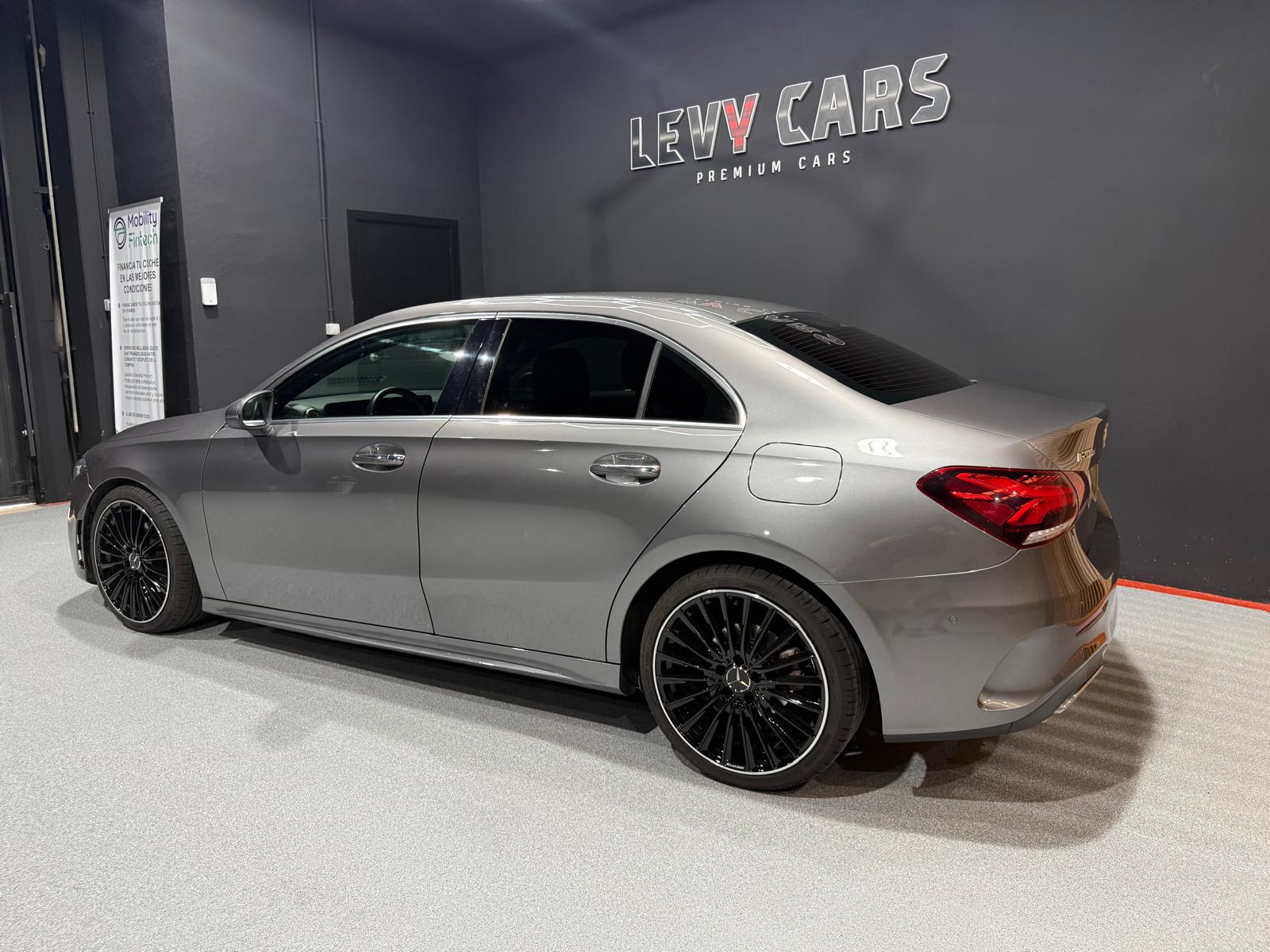 
								MERCEDES-BENZ A 200 d Sedán full									