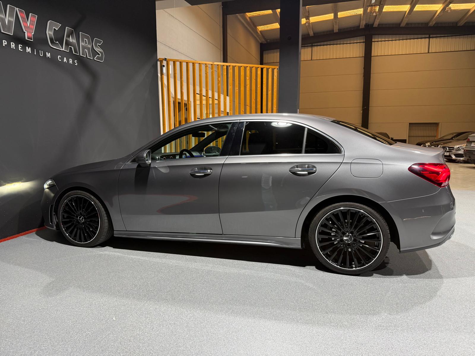 
								MERCEDES-BENZ A 200 d Sedán full									