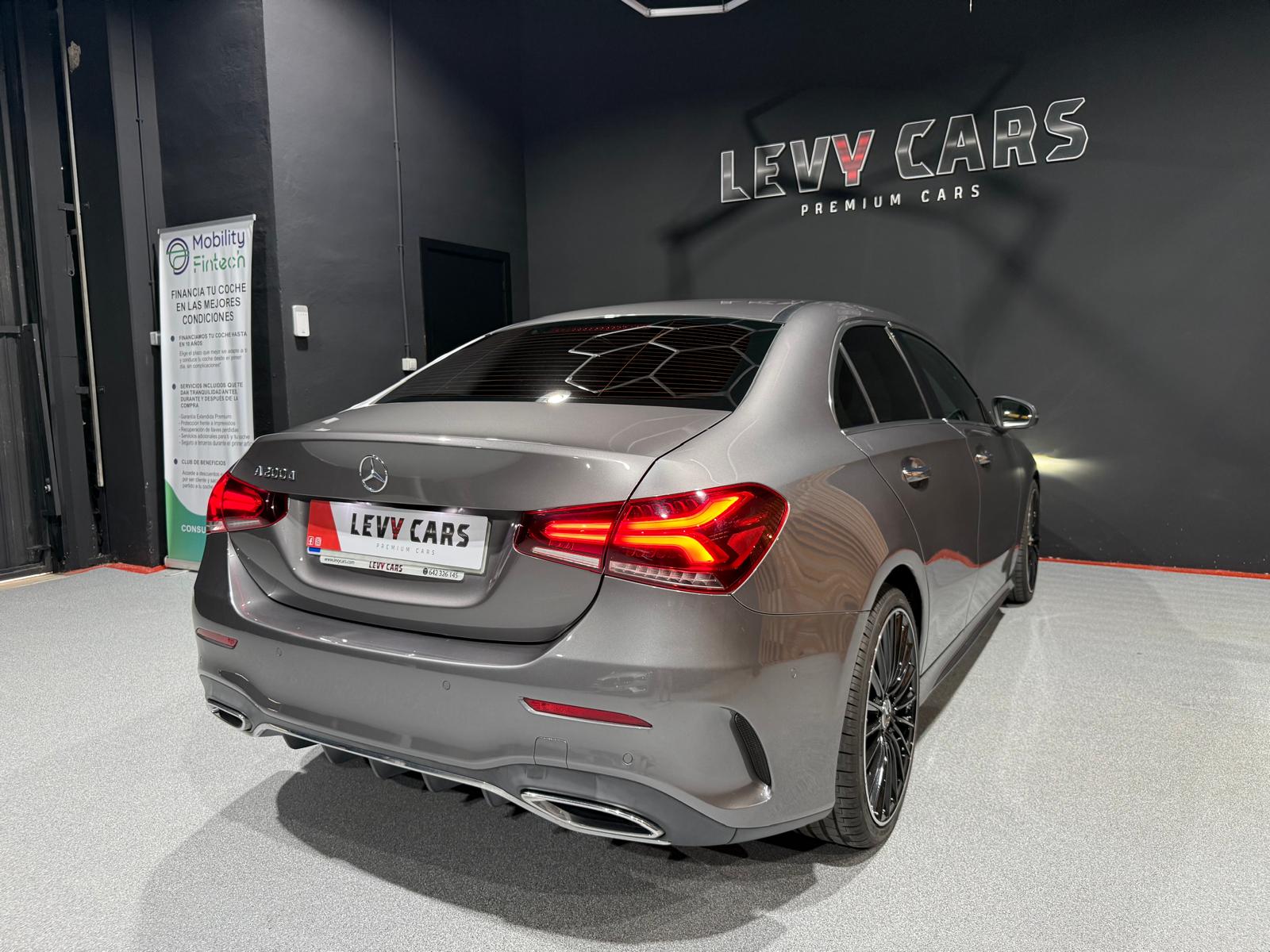 
								MERCEDES-BENZ A 200 d Sedán full									
