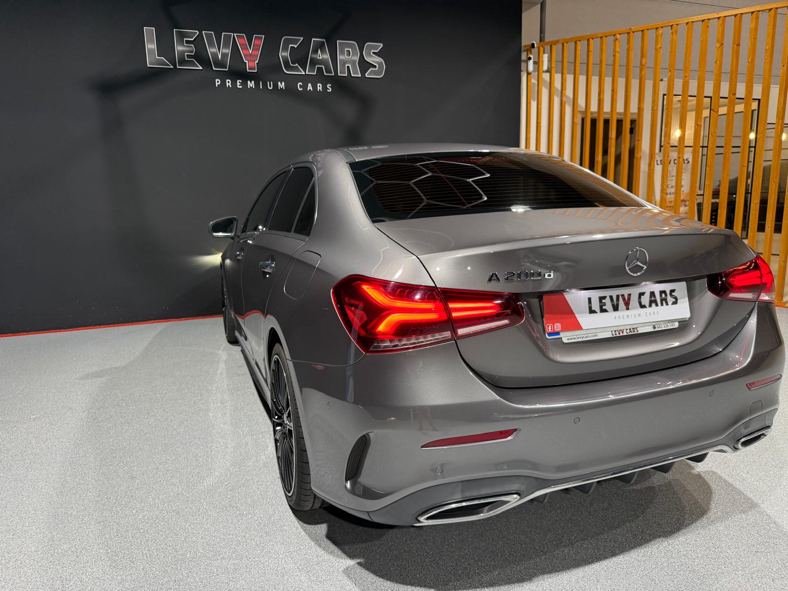 
								MERCEDES-BENZ A 200 d Sedán full									